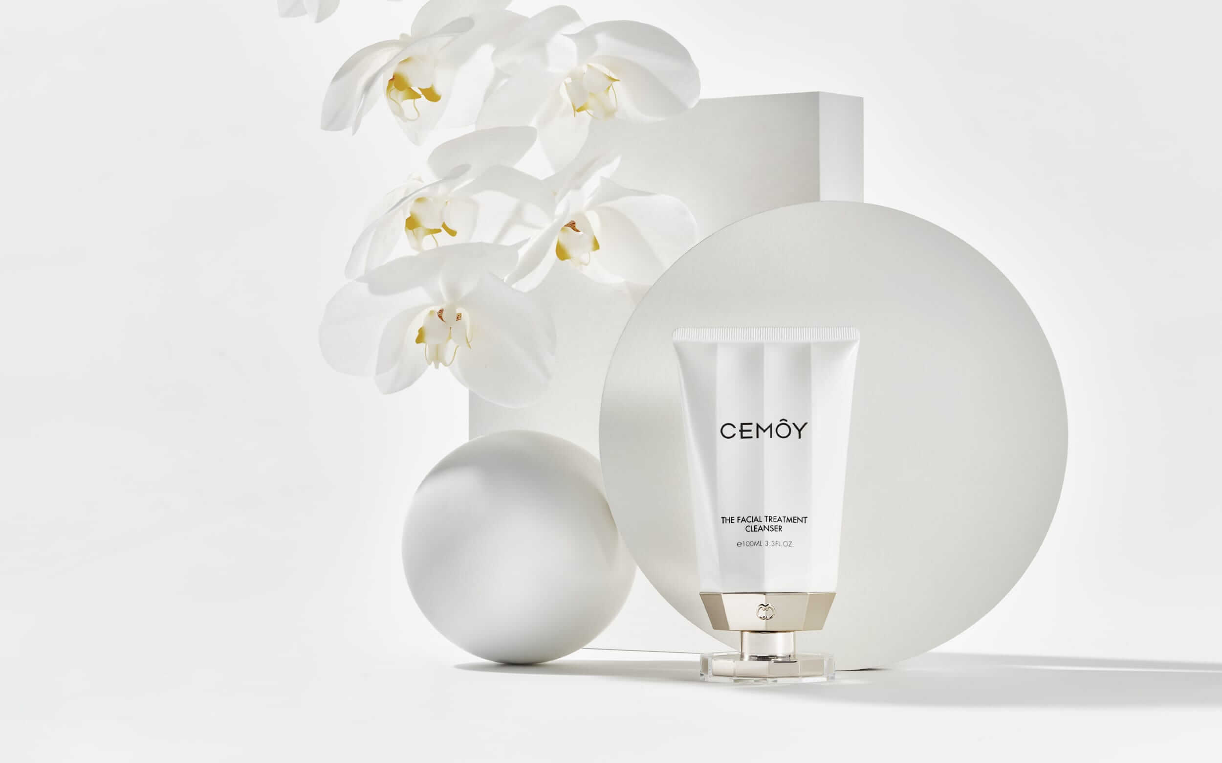 Image of Cemoy Lumen The Facial Treatment Cleanser